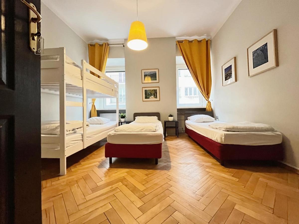 Hostel Helvetia - Private Rooms In City Center And Old Town Varsovie Extérieur photo