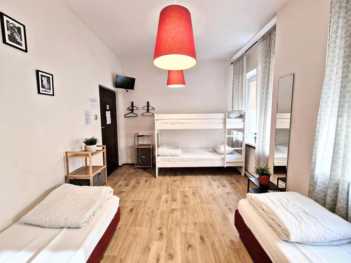 Hostel Helvetia - Private Rooms In City Center And Old Town Varsovie Extérieur photo