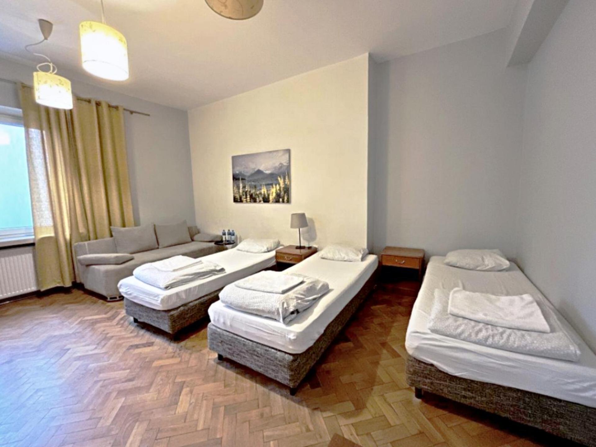 Hostel Helvetia - Private Rooms In City Center And Old Town Varsovie Extérieur photo