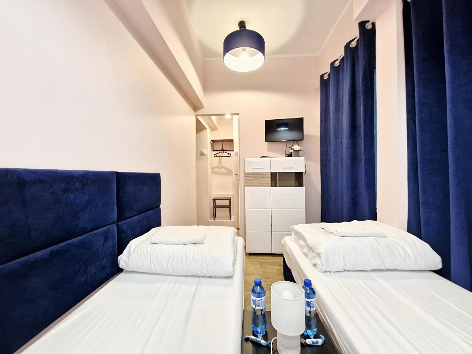 Hostel Helvetia - Private Rooms In City Center And Old Town Varsovie Extérieur photo