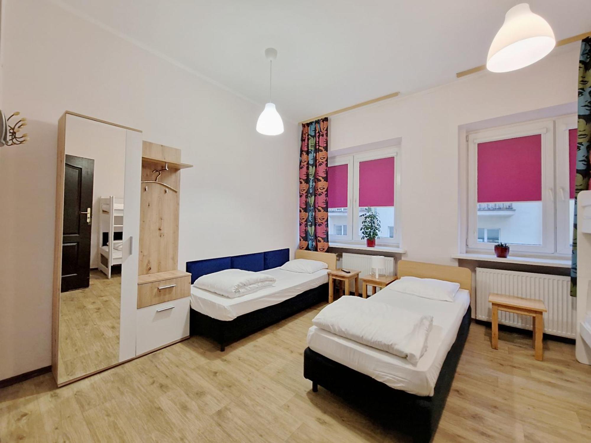 Hostel Helvetia - Private Rooms In City Center And Old Town Varsovie Extérieur photo